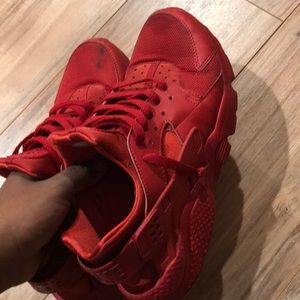 Red Nike huarache’s